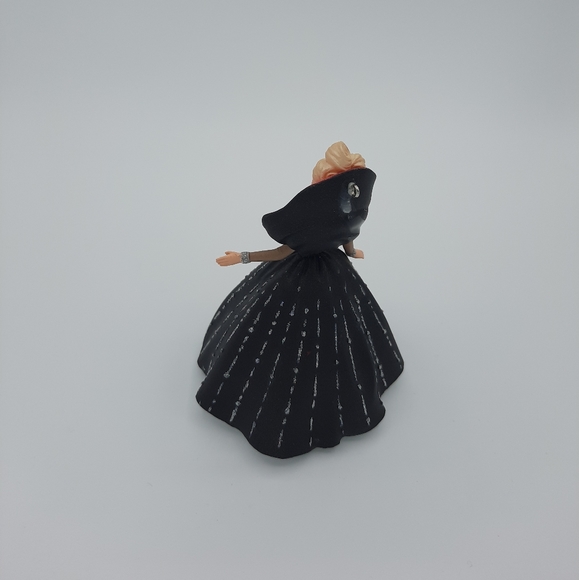 Holiday Barbie Hallmark Keepsake Ornament 6th 1998 - Picture 3 of 6